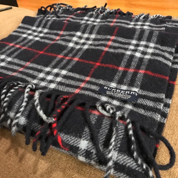 Burberry Accessories - Authentic BURBERRY wool scarf