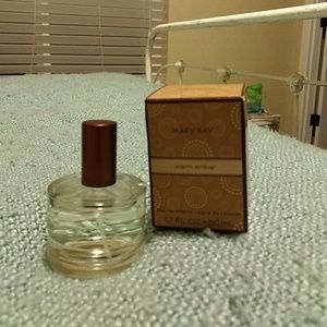 Mary Kay Warm Amber fragrance