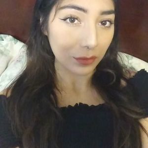 Meet your Posher, Eleana