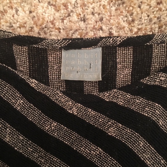 Cute vintage top with asymmetrical bottom edge - Picture 3 of 3