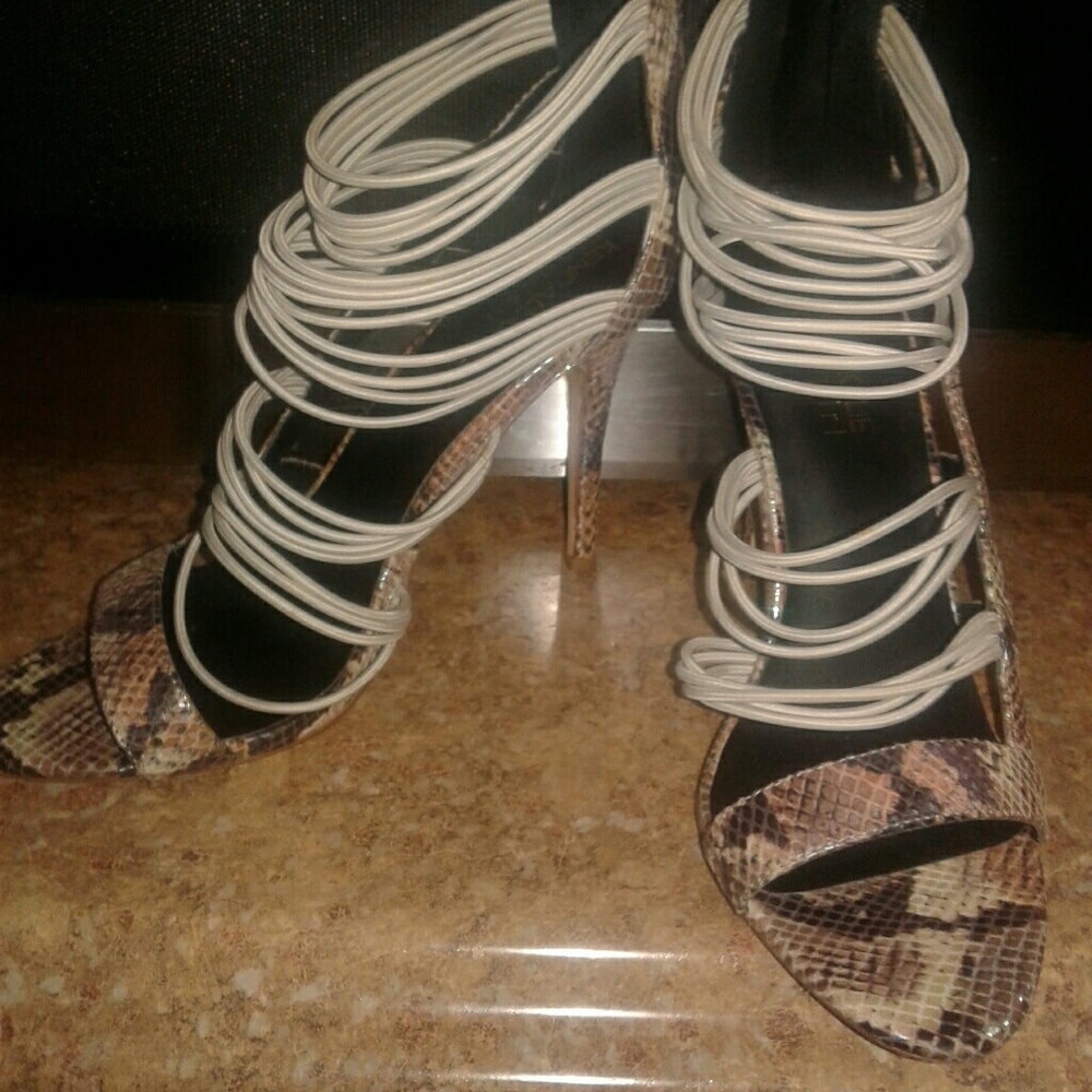 Kendall&Kylie high heels