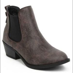 Soda Chelsea Booties