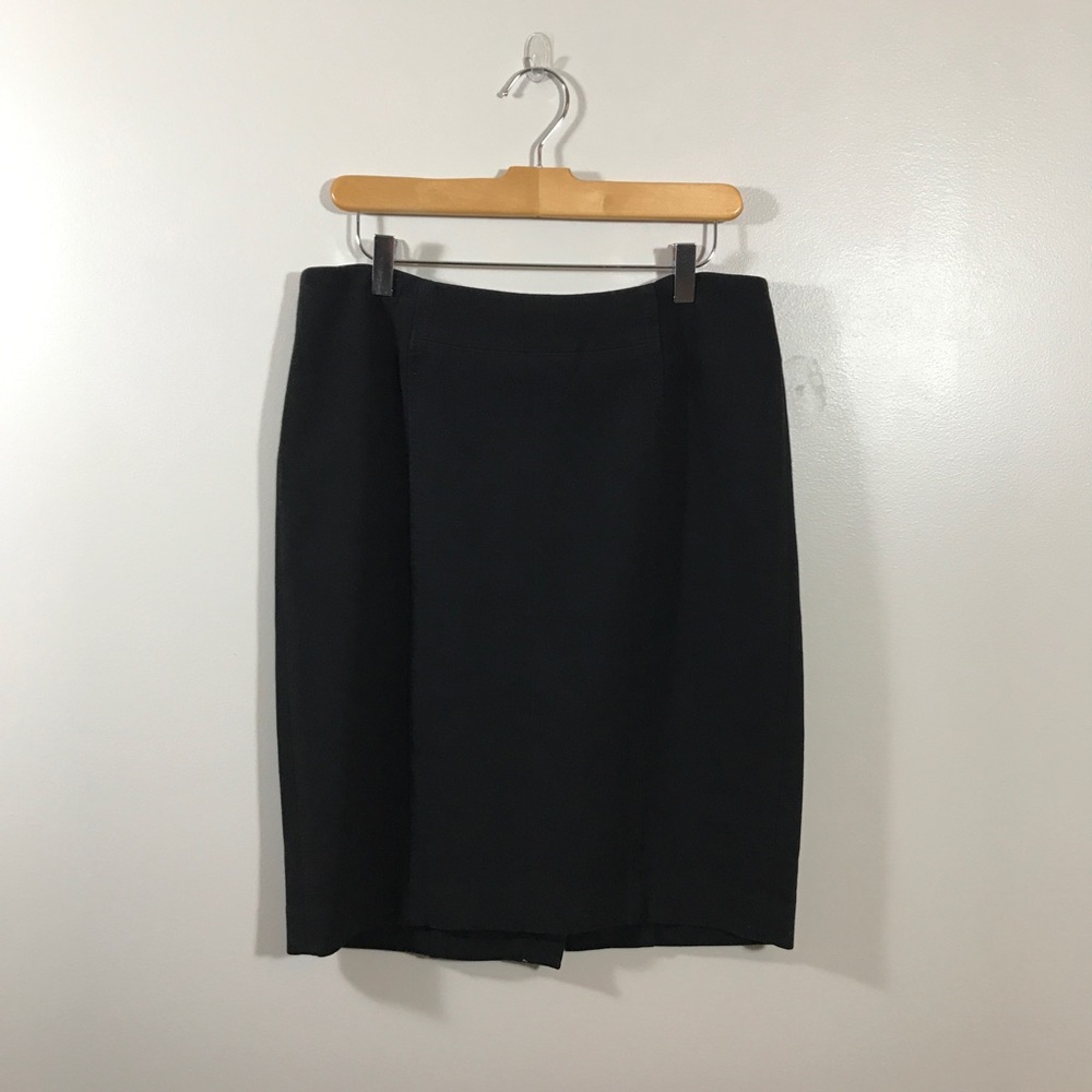 Loft 8 Black Skirt some stretch