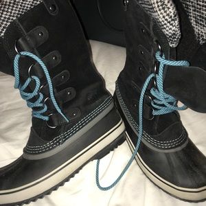 Women’s Sorel waterproof boots