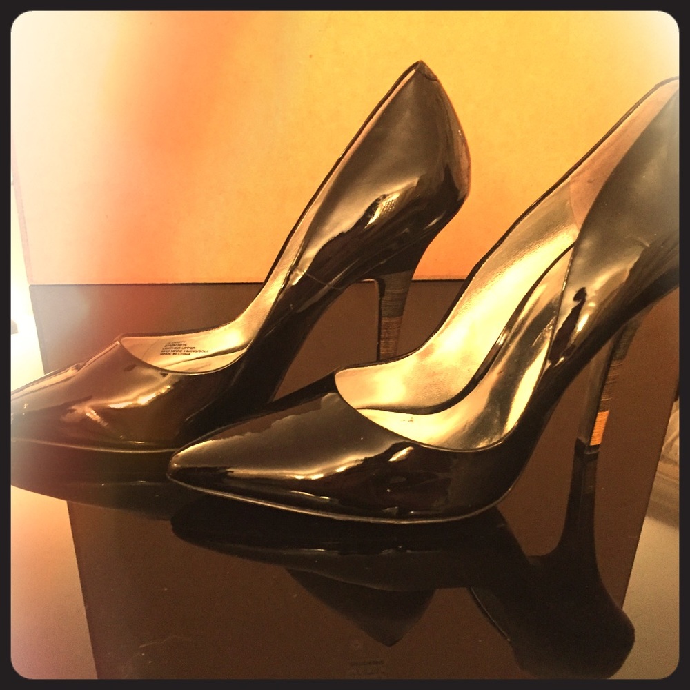Classic patent leather pumps