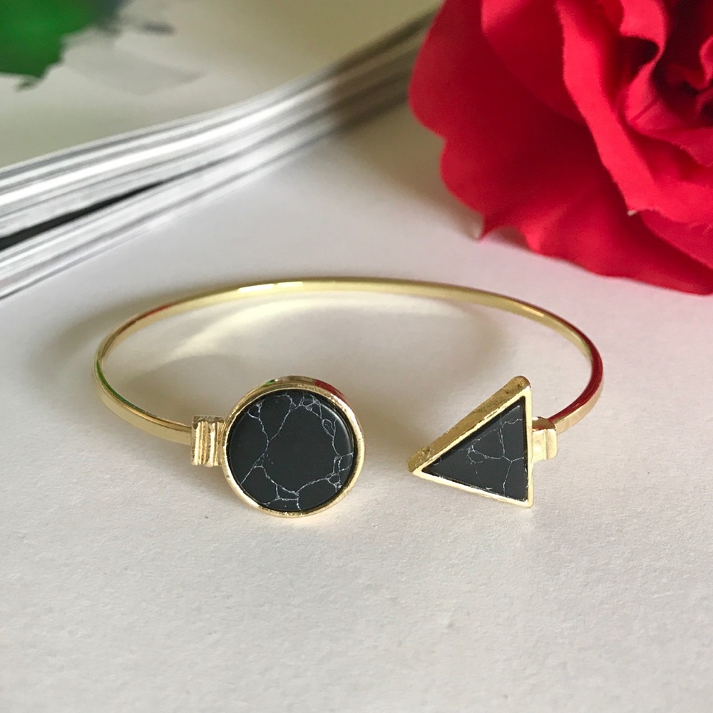 New Minimalistic Black Marble Triangle and Circle
