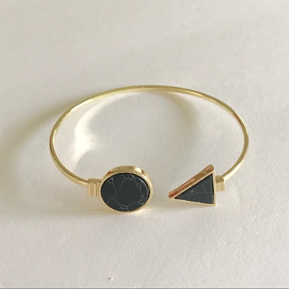 New Minimalistic Black Marble Triangle and Circle - Picture 2 of 4