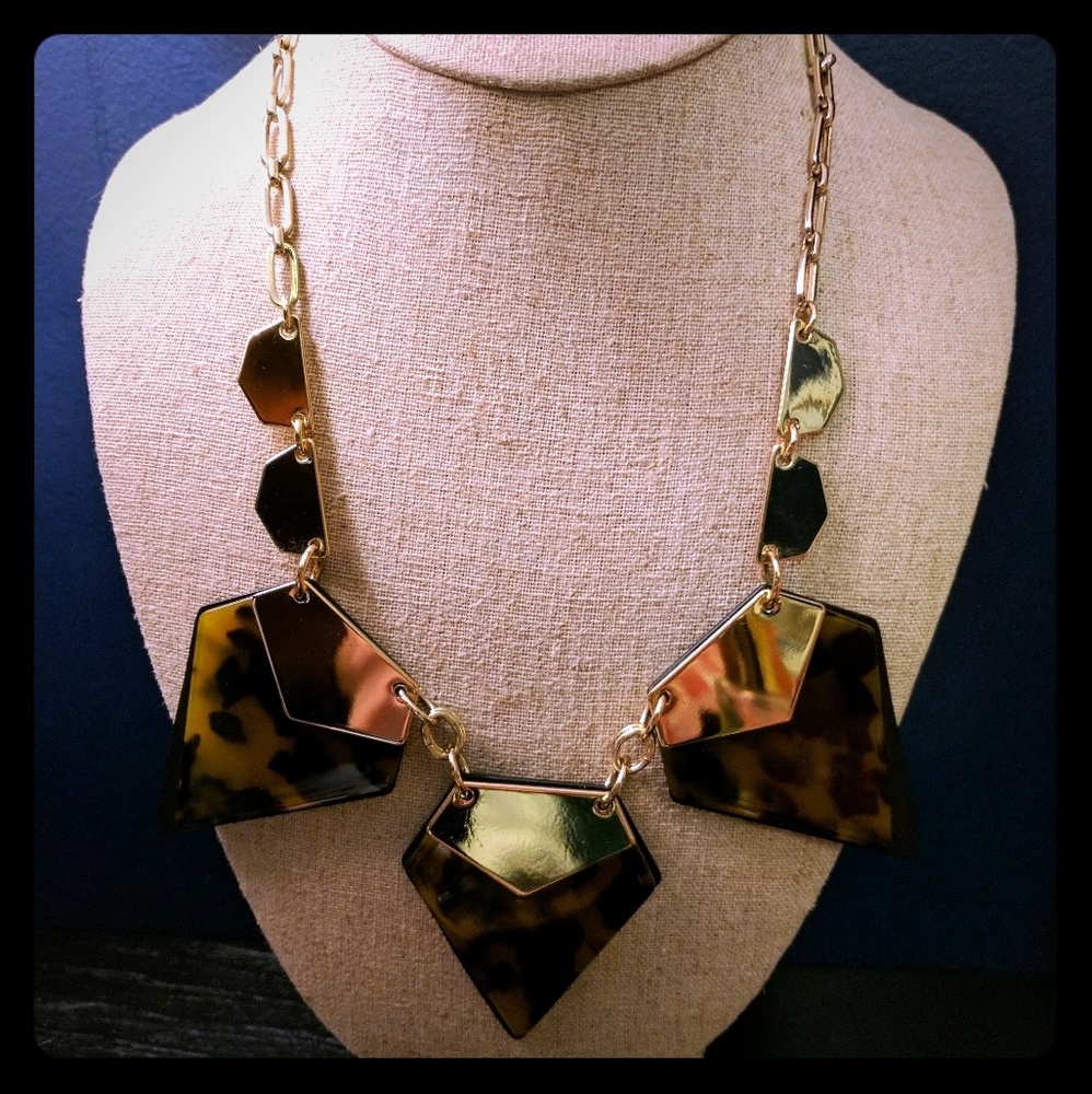 Express Bold Leopard Necklace