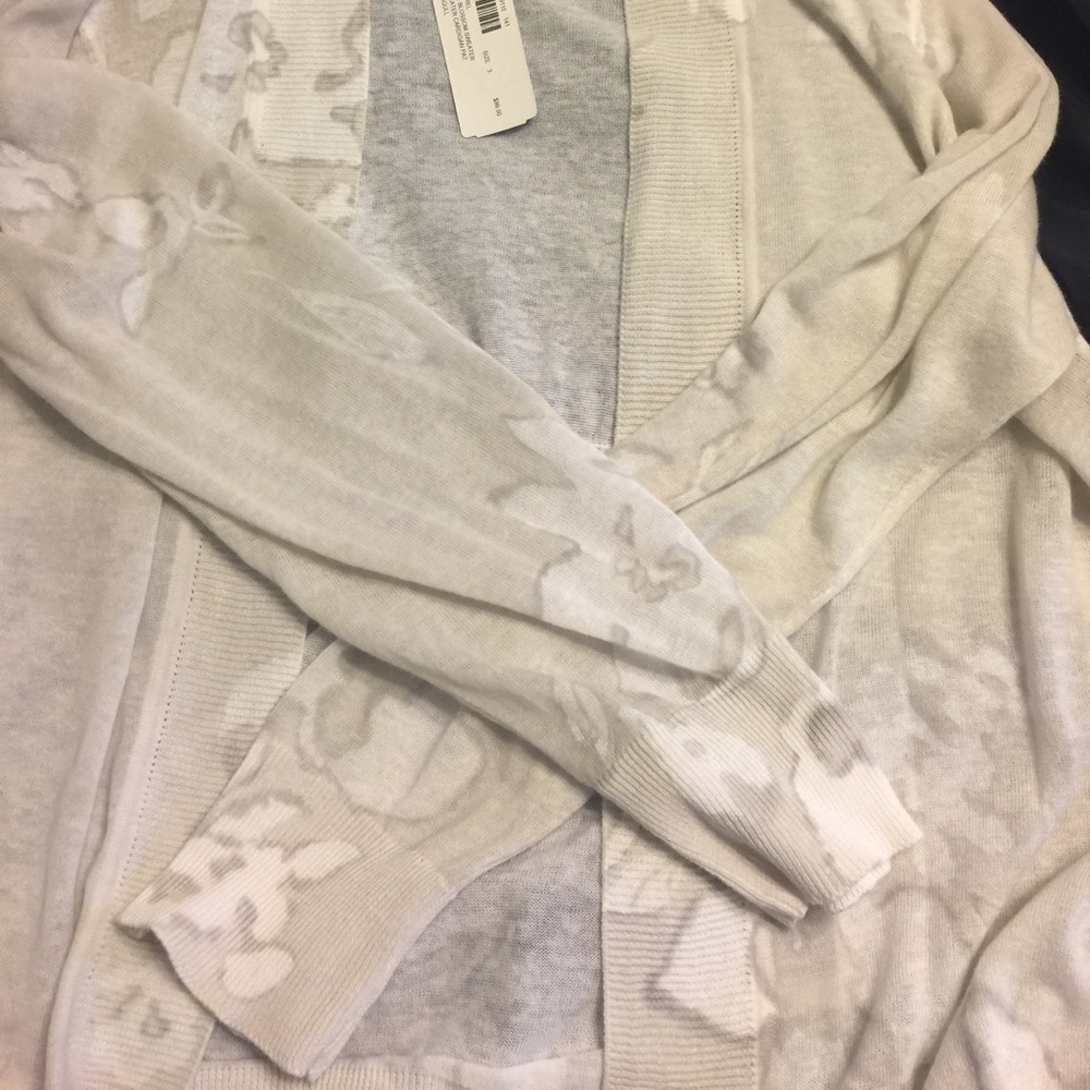 Off white light weight Chico's size 3 cardigan NWT