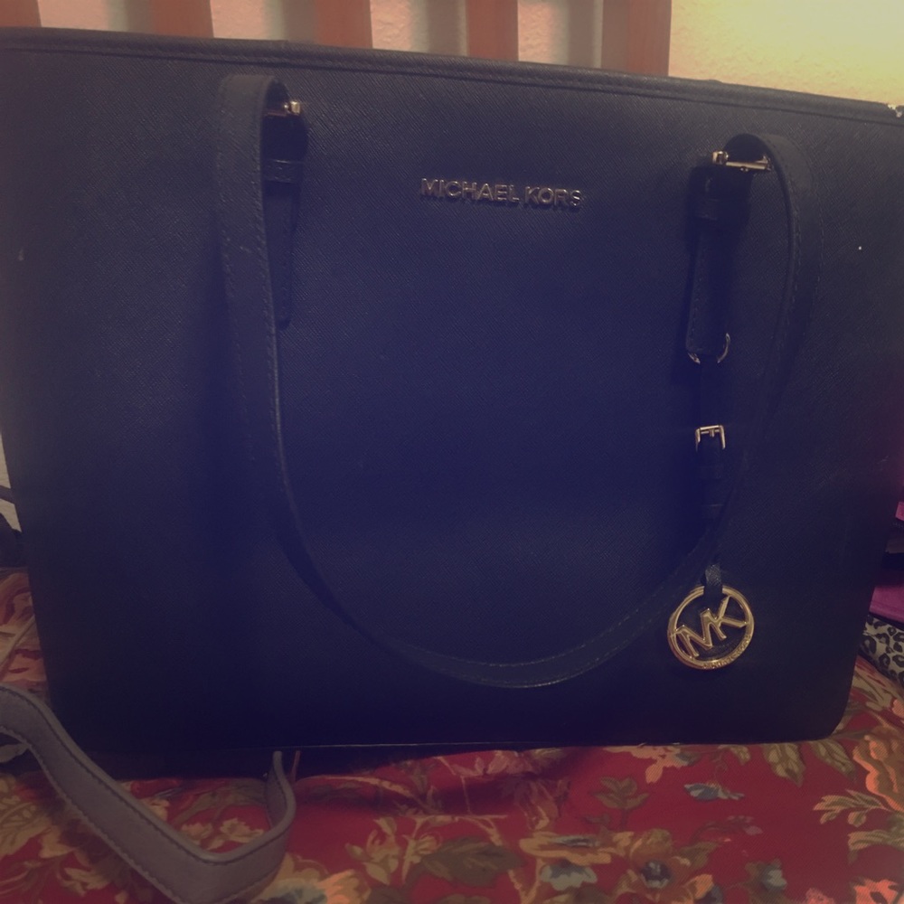 Black Michael Kors tote