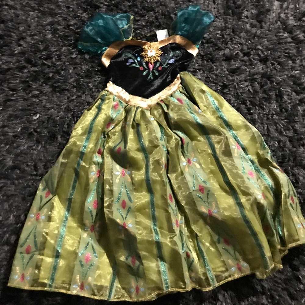 Anna costume *never worn*