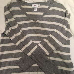 Vineyard vines gray and white striped sweater!