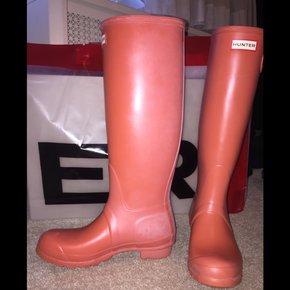 Worn once Hunter Boots color- SUNSET size- 8