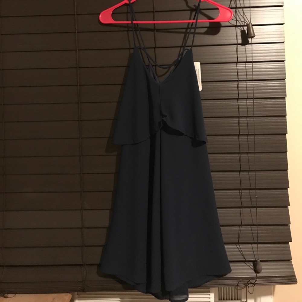 Short Navy blue dress fits like medium