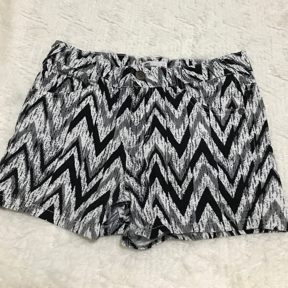 Denim black and white shorts