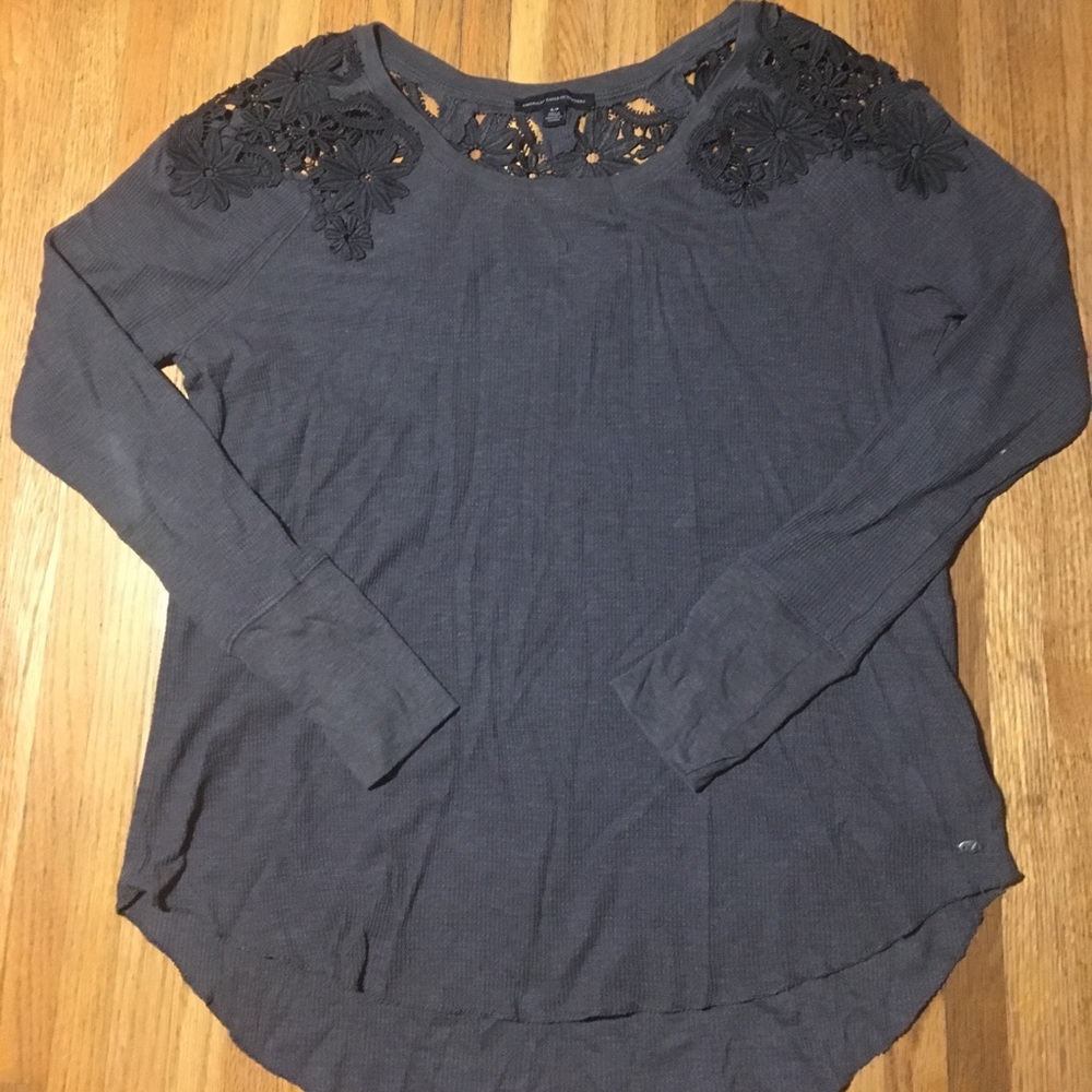 American Eagle gray long sleeve shirt