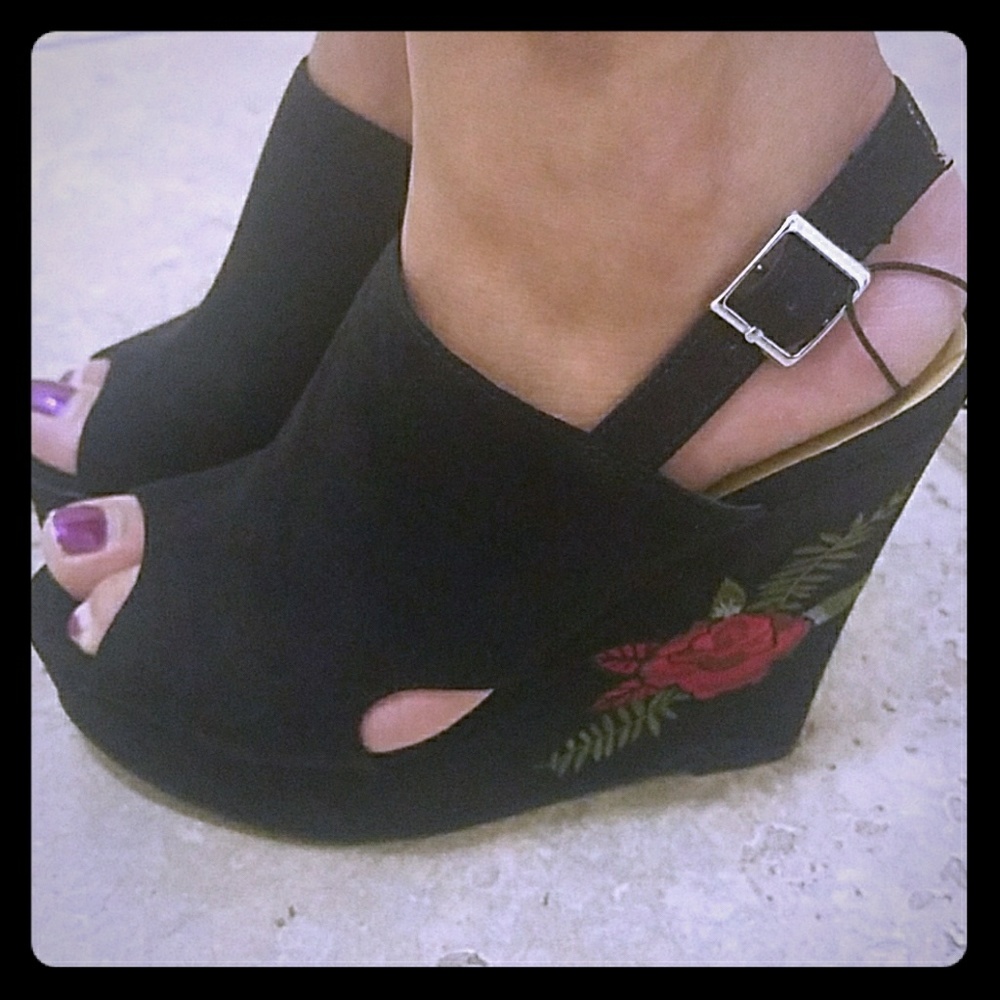 LAST CALL!! Brand New Chinese Laundry heels!!