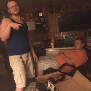 Meet your Posher, Hunter