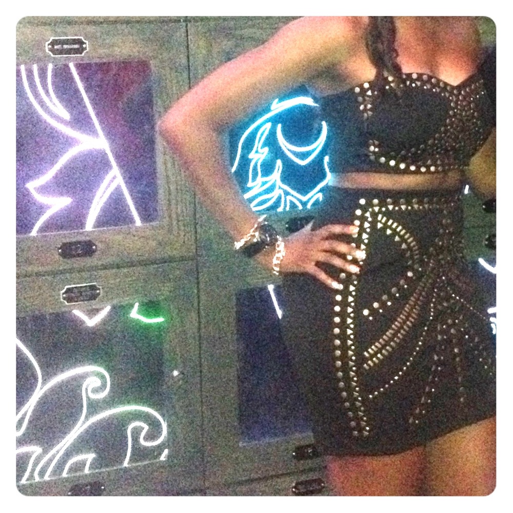 2B Bebe strapless dress