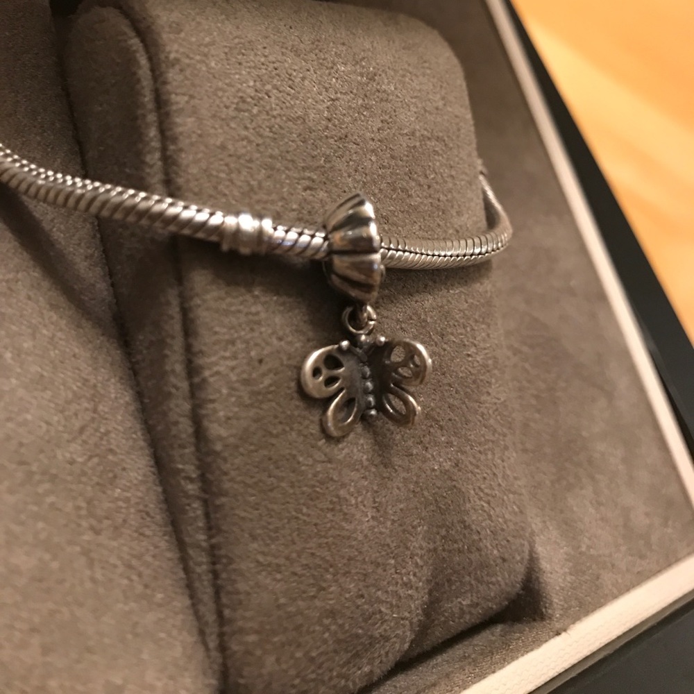 Authentic Pandora friends forever charm