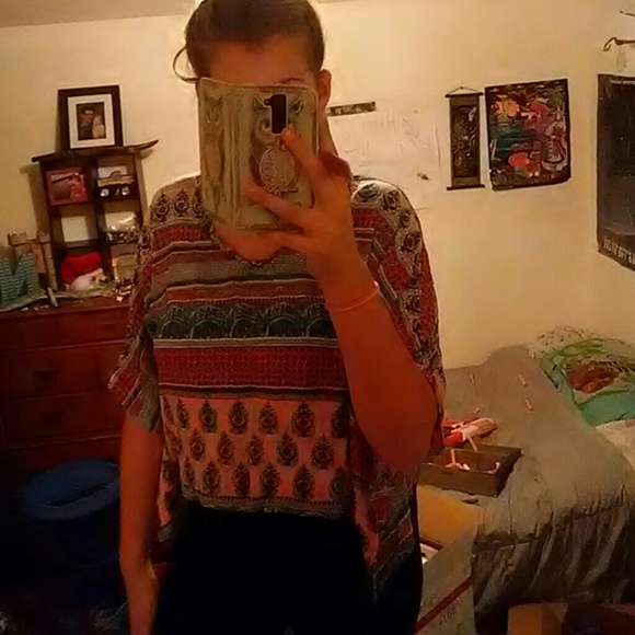 Patterned shirt with wings - Picture 3 of 4