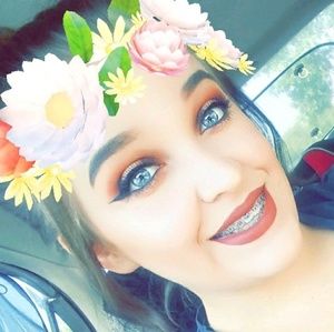 Meet your Posher, Tabitha