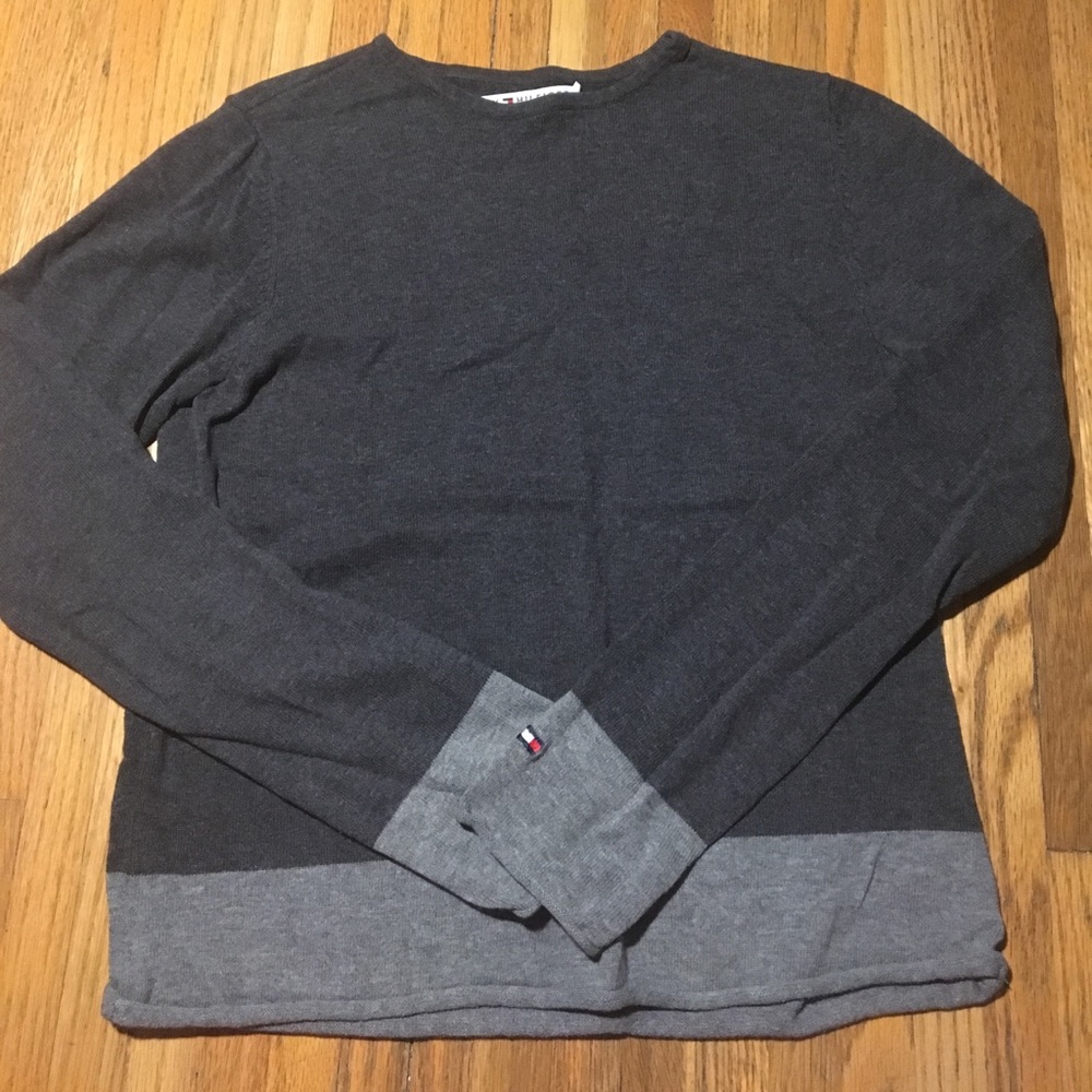 Tommy Hilfiger long sleeve gray sweater.