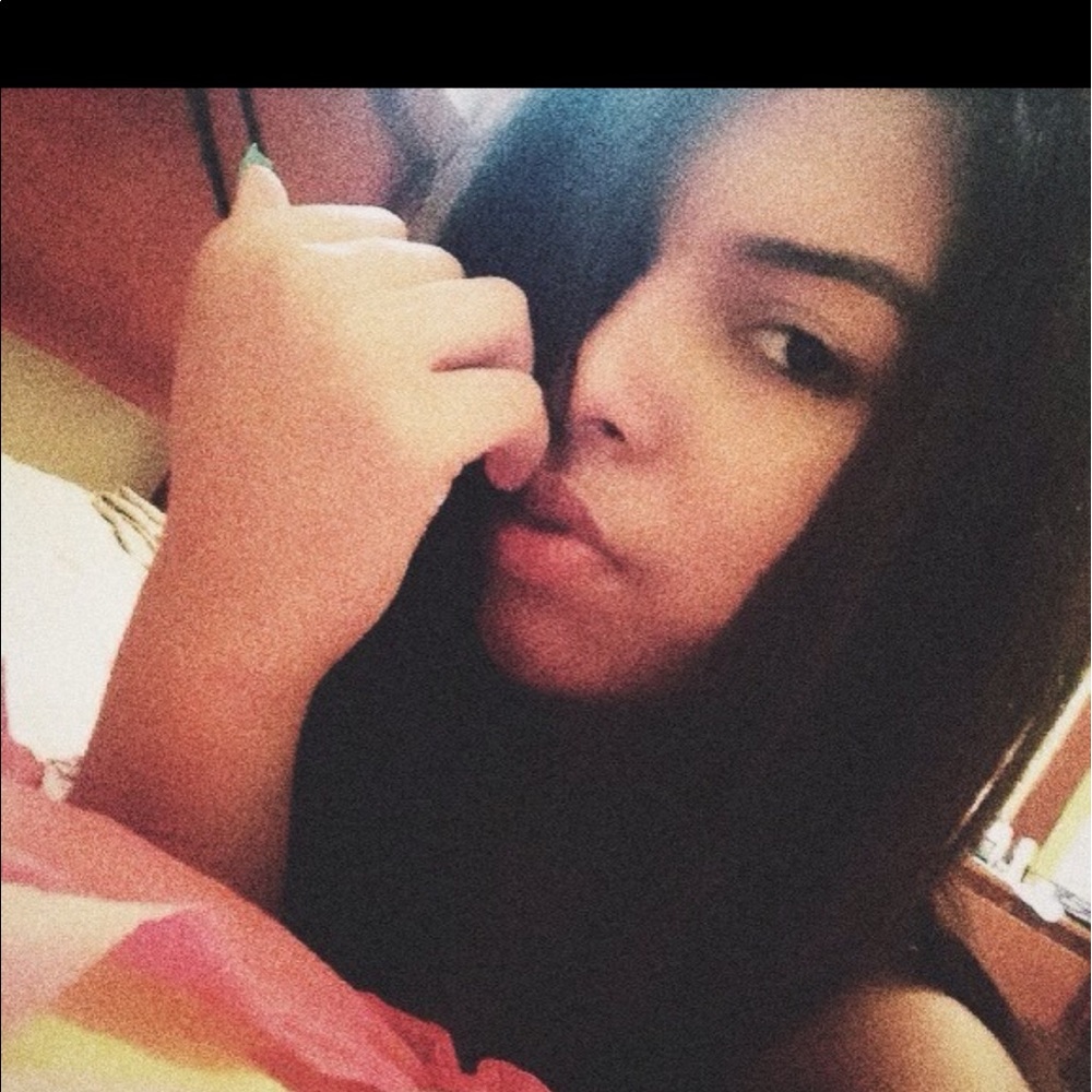 Meet your Posher, Cinthia