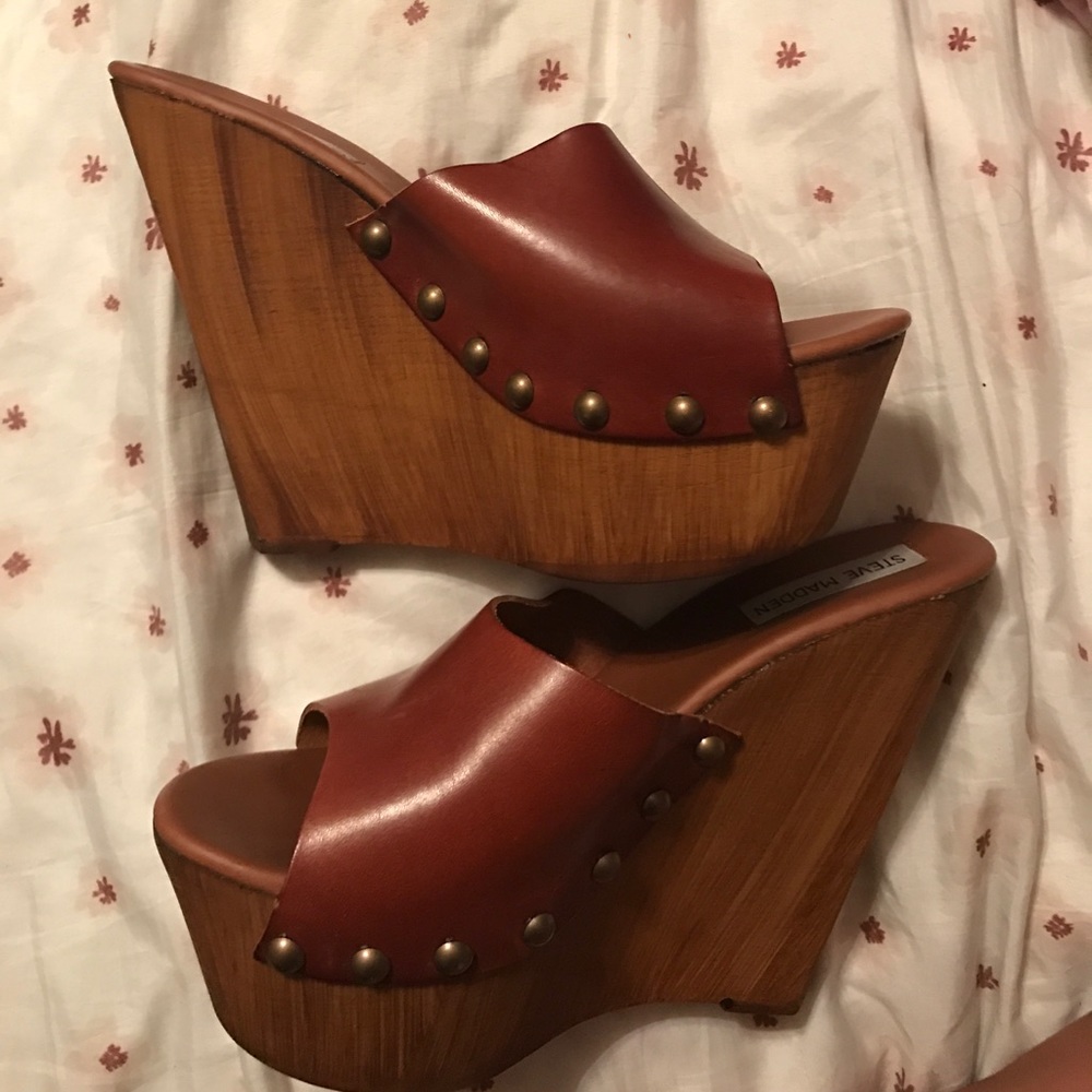 Brand new Steve Madden wedges !