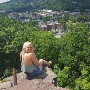 Meet your Posher, Brooke