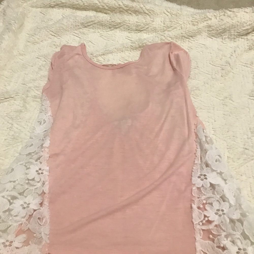 Light pick and lace tee shirt