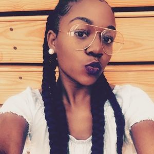 Meet your Posher, Ebony