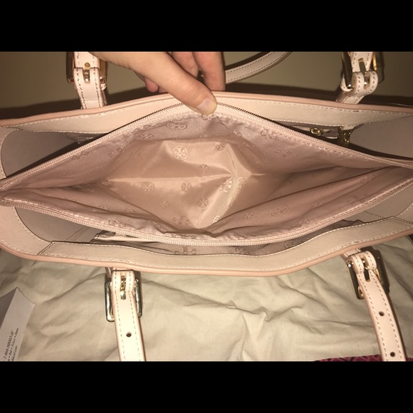 🚫SOLD🚫 NWOT Tory Burch Small York Tote - Picture 4 of 7