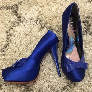 Paris Hilton Satin blue heels