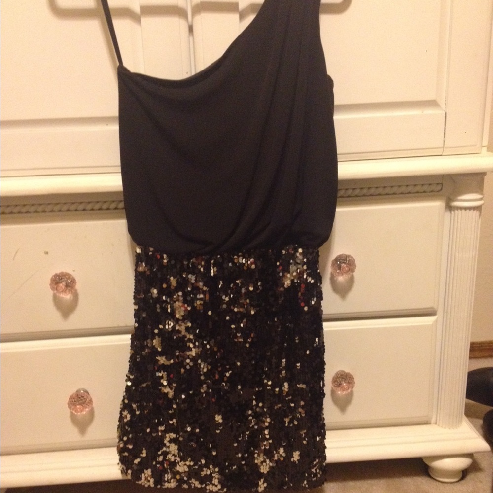 Way-In Clothing Co. Sequin One Shoulder