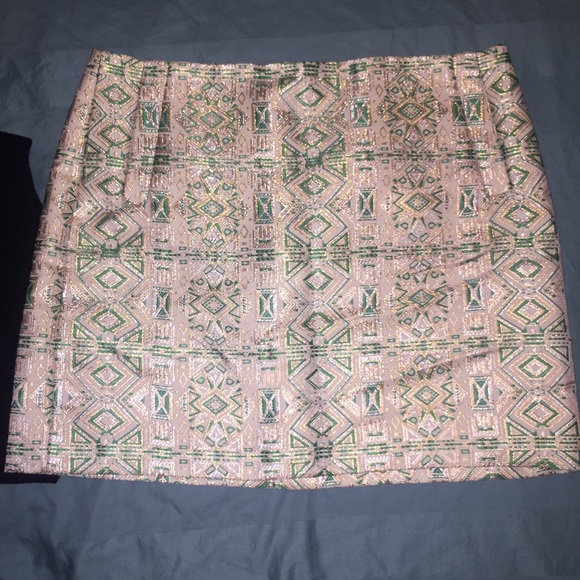 ✨J. Crew Green & Gold Jacquard Printed Mini Skirt✨ - Picture 2 of 5
