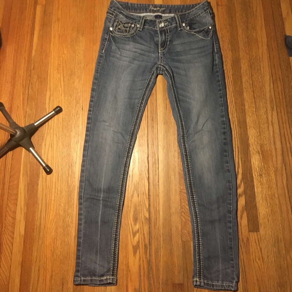 Amethyst size 7 skinny jeans.