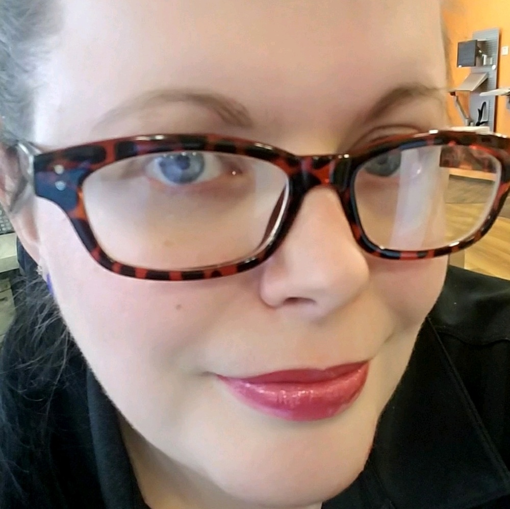 Meet your Posher, Krystal