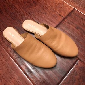 Nude flat mules