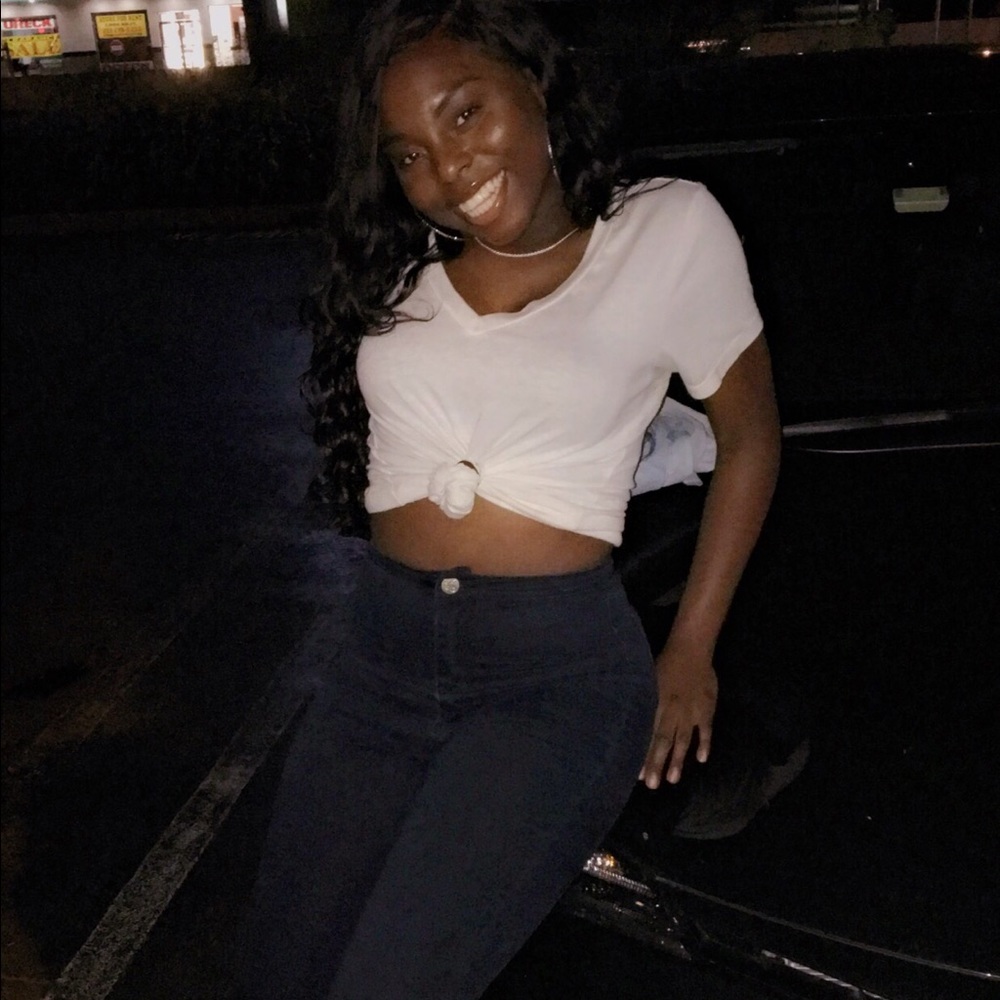 Meet your Posher, Kayla