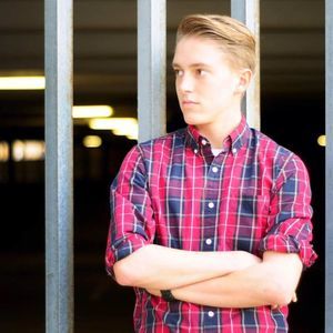 Meet your Posher, Ethan