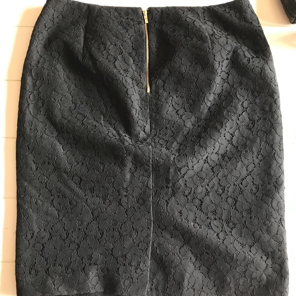 ❌SOLD❌ The Limited - Lace Pencil Skirt - Picture 4 of 4