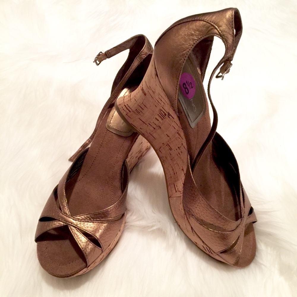 Bronze cork heel wedge
