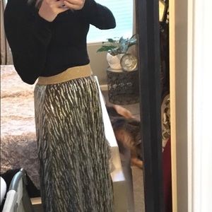 LuLaRoe Lucy ELEGANT COLLECTION. Tea length skirt