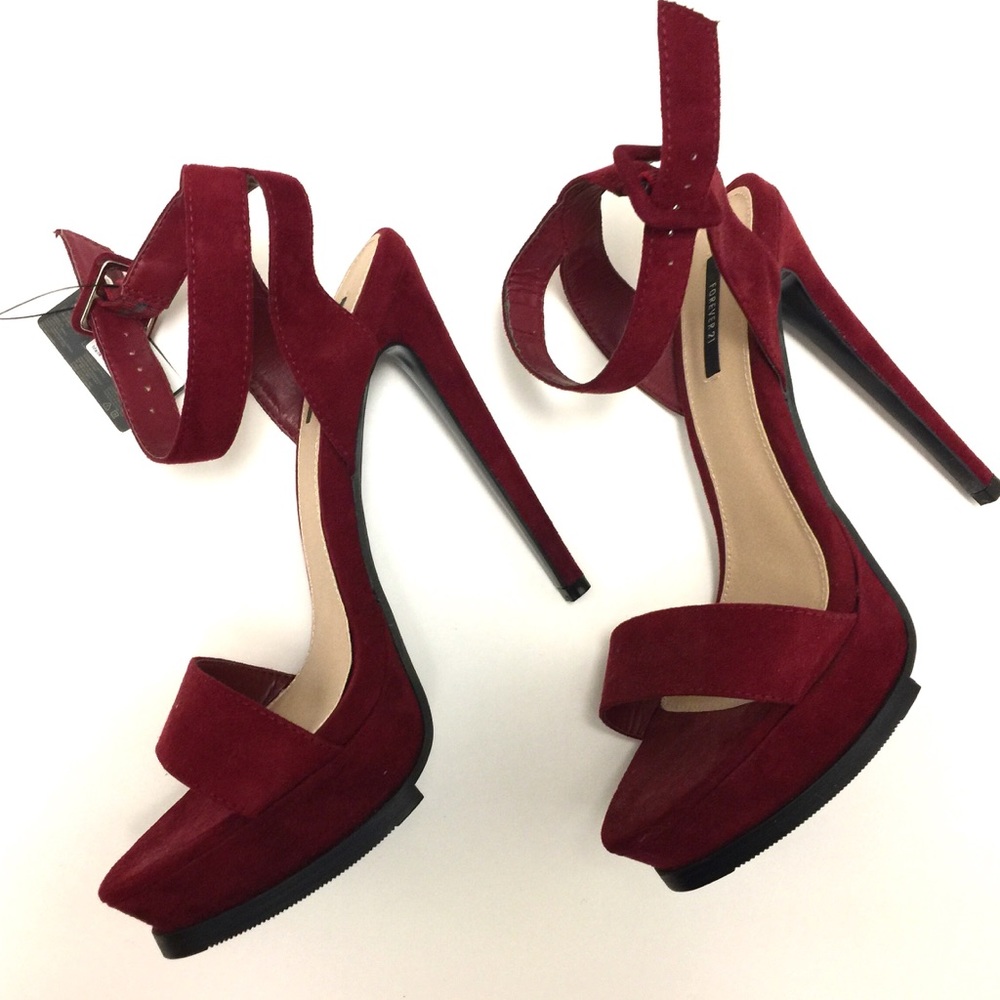 ANKLE STRAP HEELS 👠