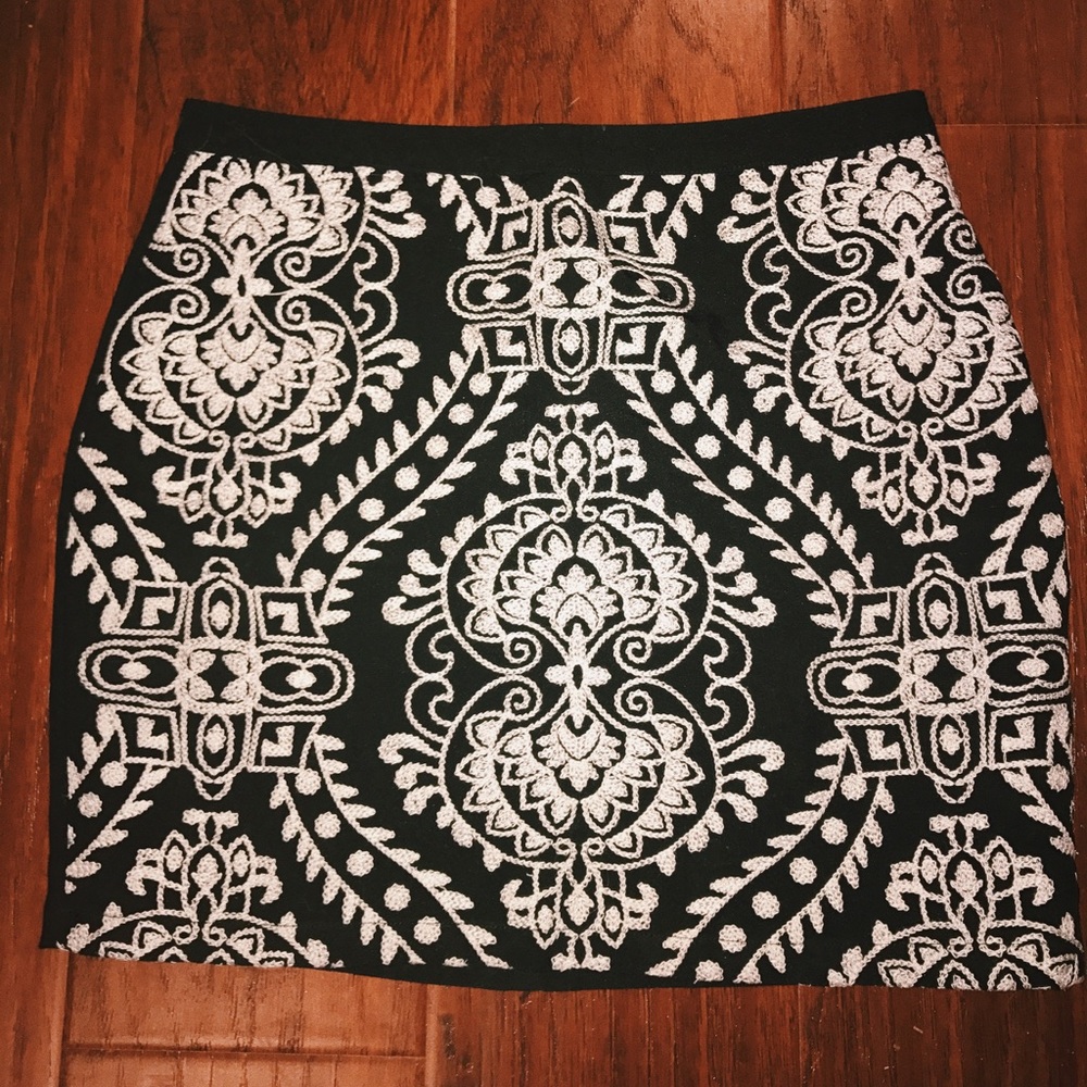 Mini Patterned skirt - Picture 2 of 3