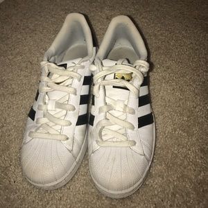 Cute Trendy Barely Worn Adidas Superstars!