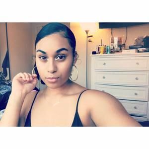 Meet your Posher, Alexandra