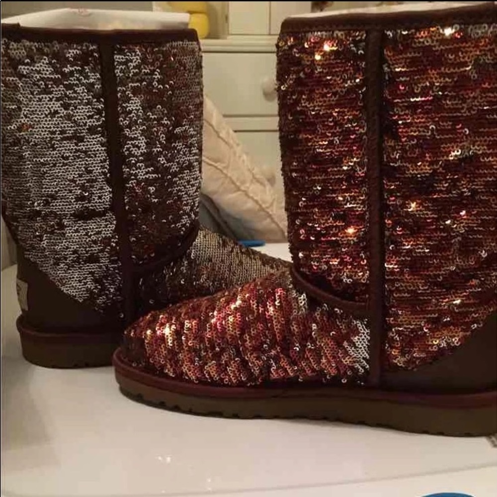New Autumn Sequin Uggs, size 6