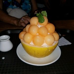 Meet your Posher, Nhung